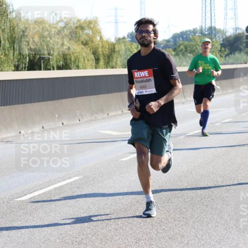 03.10.2025 - Köhlbrandbrückenlauf Strokosch-Dieckow http://msf.ph/oto/9104278 03.10.2025 12:12:23 Position 3 4043, 4142 meine-sportfotos.de