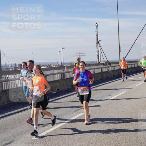 03.10.2025 - Köhlbrandbrückenlauf Michael Burmester http://msf.ph/oto/9104284 03.10.2025 12:48:32 Position 2 5711, 4244 meine-sportfotos.de