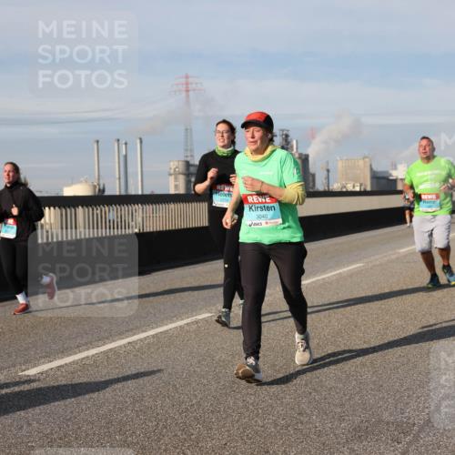 03.10.2025 - Köhlbrandbrückenlauf Lena Gebhardt http://msf.ph/oto/9104310 03.10.2025 10:12:33 Position 2 2159, 3040 meine-sportfotos.de