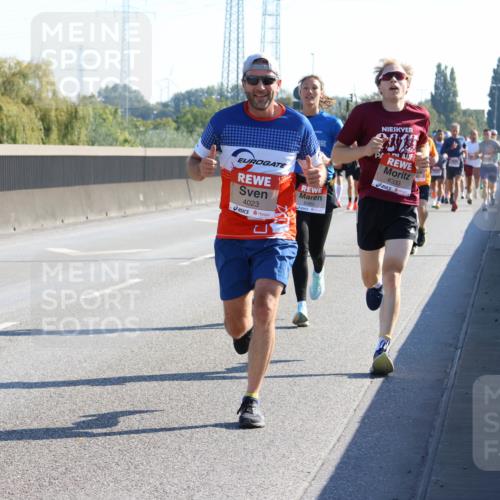 03.10.2025 - Köhlbrandbrückenlauf Strokosch-Dieckow http://msf.ph/oto/9104313 03.10.2025 12:12:28 Position 3 4023, 6480, 6333 meine-sportfotos.de