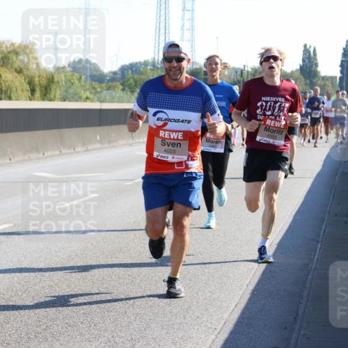 03.10.2025 - Köhlbrandbrückenlauf Strokosch-Dieckow http://msf.ph/oto/9104319 03.10.2025 12:12:28 Position 3 4023, 6480, 2017, 6333 meine-sportfotos.de