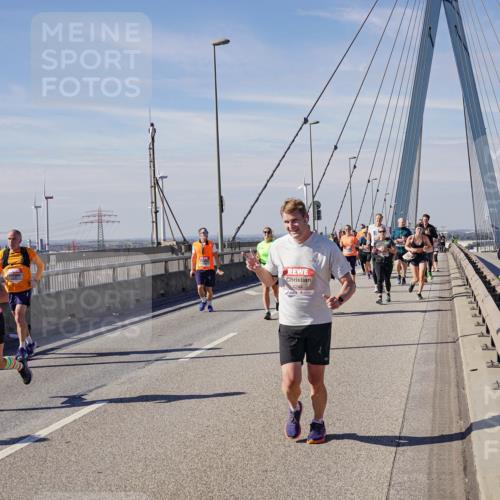 03.10.2025 - Köhlbrandbrückenlauf Michael Burmester http://msf.ph/oto/9104327 03.10.2025 12:48:34 Position 2 5711, 4244 meine-sportfotos.de