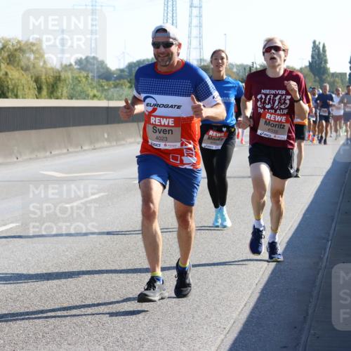 03.10.2025 - Köhlbrandbrückenlauf Strokosch-Dieckow http://msf.ph/oto/9104332 03.10.2025 12:12:28 Position 3 4023, 6480, 2015, 6333 meine-sportfotos.de