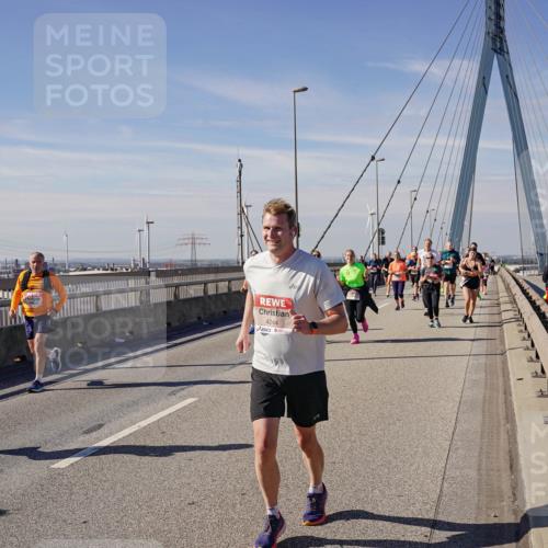 03.10.2025 - Köhlbrandbrückenlauf Michael Burmester http://msf.ph/oto/9104361 03.10.2025 12:48:34 Position 2 4244 meine-sportfotos.de