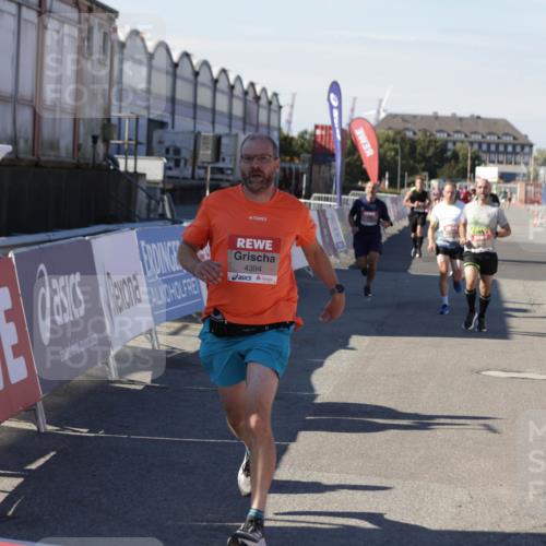 03.10.2025 - Köhlbrandbrückenlauf Jannik Wohlers http://msf.ph/oto/9104376 03.10.2025 12:58:14 Ziel 4099, 4234, 4248, 4394, 6152, 6715, 6717, 6718, 6732 meine-sportfotos.de