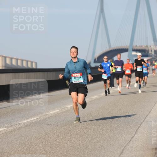 03.10.2025 - Köhlbrandbrückenlauf Lena Gebhardt http://msf.ph/oto/9104378 03.10.2025 09:38:38 Position 2  meine-sportfotos.de