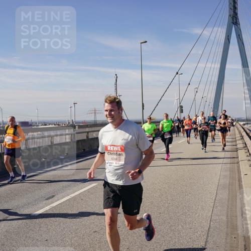 03.10.2025 - Köhlbrandbrückenlauf Michael Burmester http://msf.ph/oto/9104379 03.10.2025 12:48:35 Position 2 4244 meine-sportfotos.de