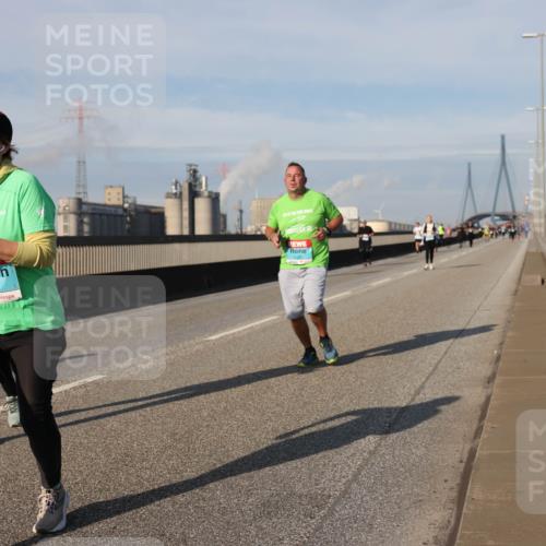 03.10.2025 - Köhlbrandbrückenlauf Lena Gebhardt http://msf.ph/oto/9104385 03.10.2025 10:12:34 Position 2 3040 meine-sportfotos.de