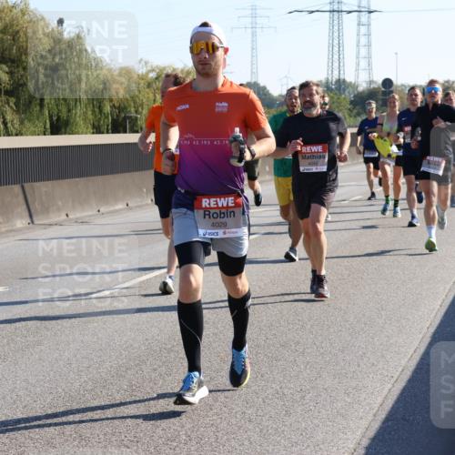 03.10.2025 - Köhlbrandbrückenlauf Strokosch-Dieckow http://msf.ph/oto/9104450 03.10.2025 12:12:49 Position 3 2, 195, 42, 195, 42, 19, 4042, 4029 meine-sportfotos.de