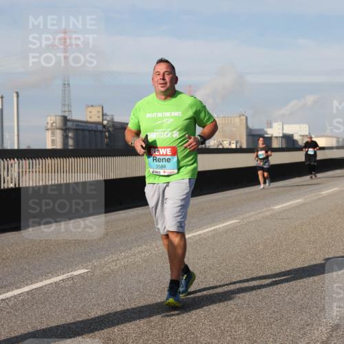 03.10.2025 - Köhlbrandbrückenlauf Lena Gebhardt http://msf.ph/oto/9104458 03.10.2025 10:12:35 Position 2 3588 meine-sportfotos.de
