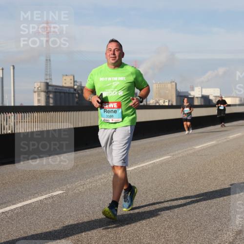 03.10.2025 - Köhlbrandbrückenlauf Lena Gebhardt http://msf.ph/oto/9104472 03.10.2025 10:12:35 Position 2 3588 meine-sportfotos.de