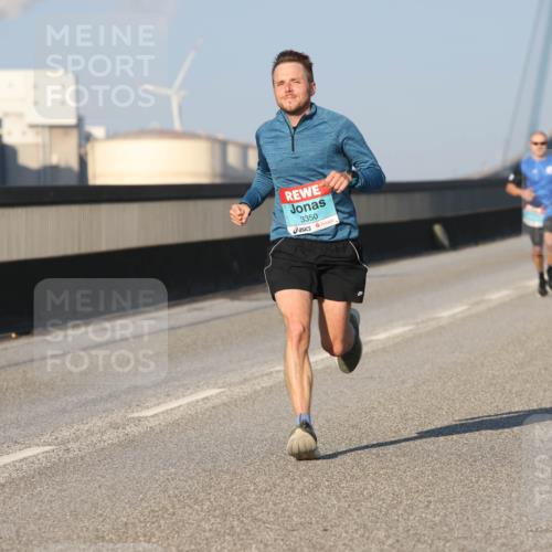 03.10.2025 - Köhlbrandbrückenlauf Lena Gebhardt http://msf.ph/oto/9104477 03.10.2025 09:38:40 Position 2 3350 meine-sportfotos.de