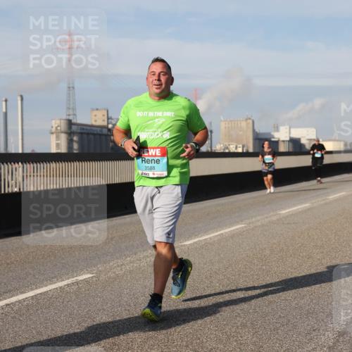 03.10.2025 - Köhlbrandbrückenlauf Lena Gebhardt http://msf.ph/oto/9104481 03.10.2025 10:12:35 Position 2 3588 meine-sportfotos.de
