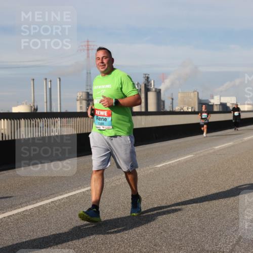 03.10.2025 - Köhlbrandbrückenlauf Lena Gebhardt http://msf.ph/oto/9104493 03.10.2025 10:12:35 Position 2 10, 3588 meine-sportfotos.de