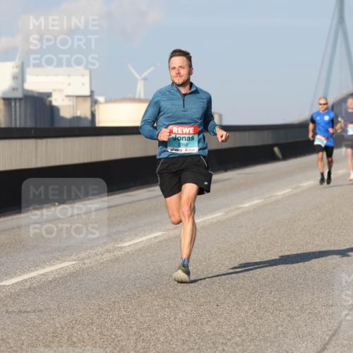 03.10.2025 - Köhlbrandbrückenlauf Lena Gebhardt http://msf.ph/oto/9104497 03.10.2025 09:38:40 Position 2 3350 meine-sportfotos.de