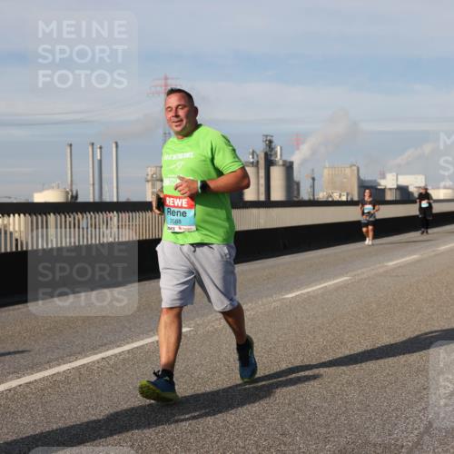 03.10.2025 - Köhlbrandbrückenlauf Lena Gebhardt http://msf.ph/oto/9104502 03.10.2025 10:12:35 Position 2 3588 meine-sportfotos.de