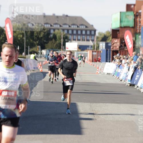 03.10.2025 - Köhlbrandbrückenlauf Jannik Wohlers http://msf.ph/oto/9104509 03.10.2025 12:58:17 Ziel 4083, 4099, 4234, 4248, 4394, 6152, 6717, 6718, 6732 meine-sportfotos.de