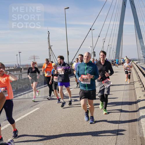 03.10.2025 - Köhlbrandbrückenlauf Michael Burmester http://msf.ph/oto/9104510 03.10.2025 12:48:41 Position 2 4776 meine-sportfotos.de