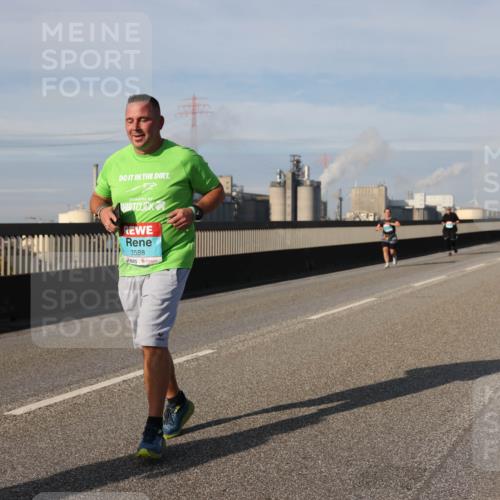 03.10.2025 - Köhlbrandbrückenlauf Lena Gebhardt http://msf.ph/oto/9104524 03.10.2025 10:12:36 Position 2 3588 meine-sportfotos.de