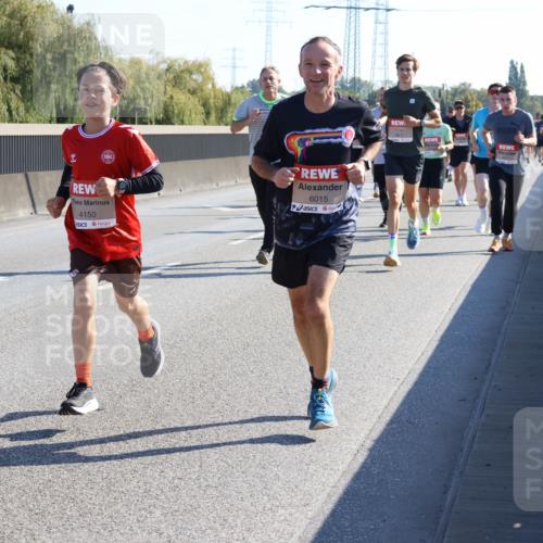 03.10.2025 - Köhlbrandbrückenlauf Strokosch-Dieckow http://msf.ph/oto/9104526 03.10.2025 12:12:56 Position 3 4150, 6015 meine-sportfotos.de