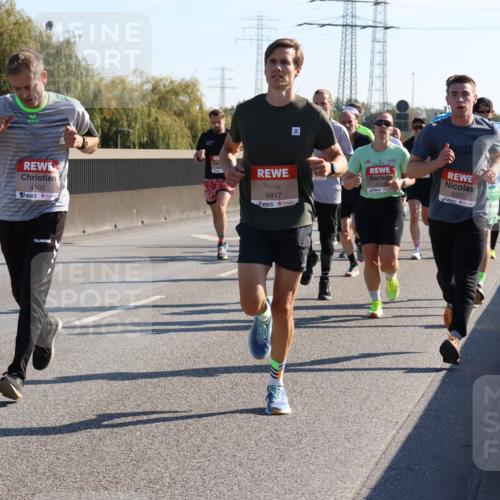 03.10.2025 - Köhlbrandbrückenlauf Strokosch-Dieckow http://msf.ph/oto/9104550 03.10.2025 12:12:58 Position 3 4105, 6817, 4123, 4231 meine-sportfotos.de