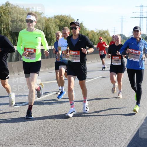 03.10.2025 - Köhlbrandbrückenlauf Strokosch-Dieckow http://msf.ph/oto/9104556 03.10.2025 12:13:03 Position 3 6518, 6519, 6520, 4111, 5669 meine-sportfotos.de