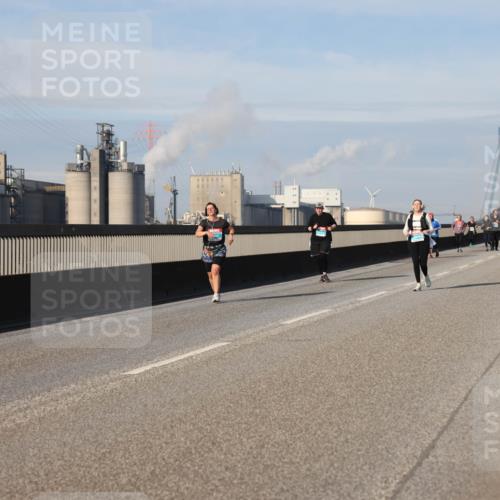 03.10.2025 - Köhlbrandbrückenlauf Lena Gebhardt http://msf.ph/oto/9104563 03.10.2025 10:12:37 Position 2  meine-sportfotos.de
