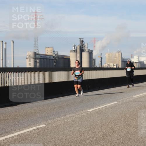 03.10.2025 - Köhlbrandbrückenlauf Lena Gebhardt http://msf.ph/oto/9104582 03.10.2025 10:12:39 Position 2  meine-sportfotos.de