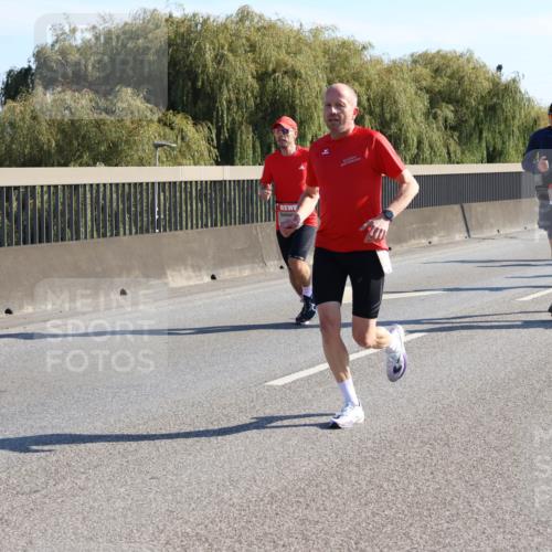 03.10.2025 - Köhlbrandbrückenlauf Strokosch-Dieckow http://msf.ph/oto/9104590 03.10.2025 12:13:06 Position 3  meine-sportfotos.de