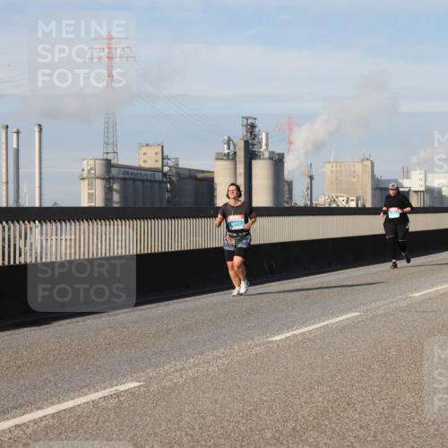 03.10.2025 - Köhlbrandbrückenlauf Lena Gebhardt http://msf.ph/oto/9104595 03.10.2025 10:12:39 Position 2  meine-sportfotos.de