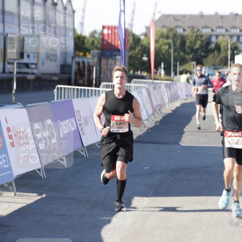 03.10.2025 - Köhlbrandbrückenlauf Jannik Wohlers http://msf.ph/oto/9104605 03.10.2025 12:58:19 Ziel 4083, 4099, 4248, 4394, 6152, 6717, 6718, 6732, 6741 meine-sportfotos.de