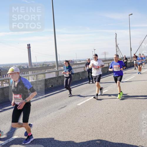 03.10.2025 - Köhlbrandbrückenlauf Michael Burmester http://msf.ph/oto/9104608 03.10.2025 12:48:44 Position 2 5852, 6318 meine-sportfotos.de