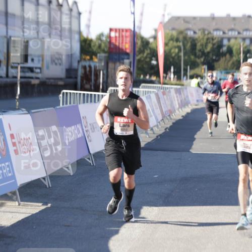 03.10.2025 - Köhlbrandbrückenlauf Jannik Wohlers http://msf.ph/oto/9104623 03.10.2025 12:58:19 Ziel 4083, 4099, 4248, 4394, 6152, 6717, 6718, 6732, 6741 meine-sportfotos.de