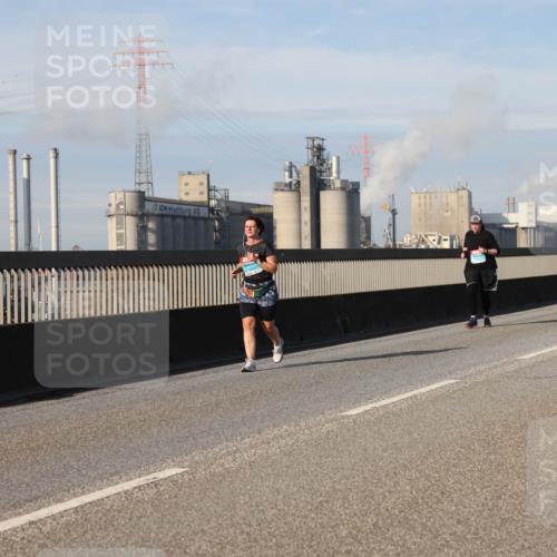 03.10.2025 - Köhlbrandbrückenlauf Lena Gebhardt http://msf.ph/oto/9104649 03.10.2025 10:12:39 Position 2  meine-sportfotos.de