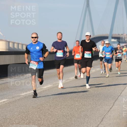 03.10.2025 - Köhlbrandbrückenlauf Lena Gebhardt http://msf.ph/oto/9104659 03.10.2025 09:38:45 Position 2 2937 meine-sportfotos.de
