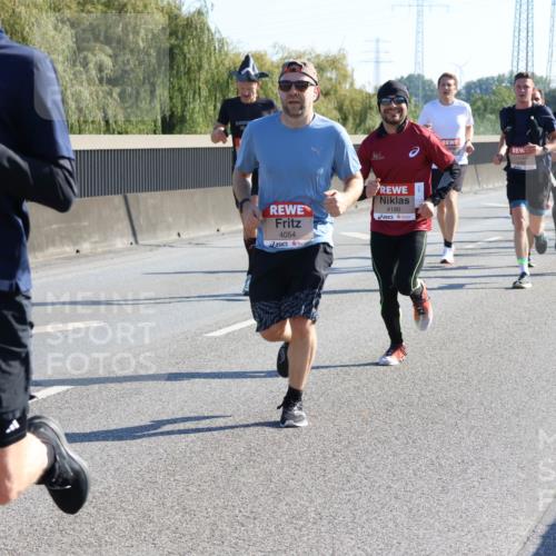 03.10.2025 - Köhlbrandbrückenlauf Strokosch-Dieckow http://msf.ph/oto/9104662 03.10.2025 12:13:14 Position 3 4598, 4054, 4186 meine-sportfotos.de