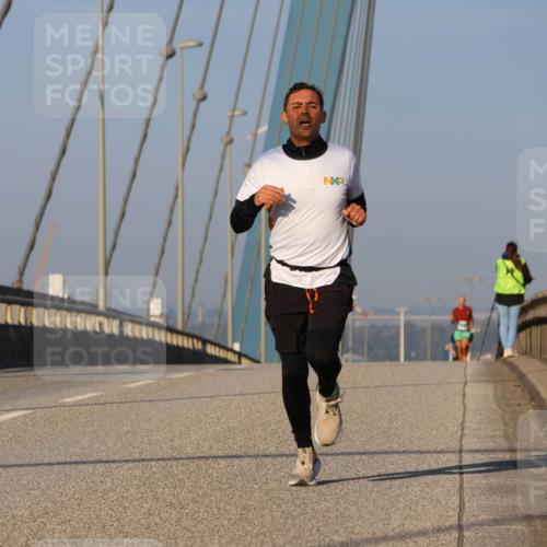 03.10.2025 - Köhlbrandbrückenlauf Strokosch-Dieckow http://msf.ph/oto/9104666 03.10.2025 09:30:43 Position 2  meine-sportfotos.de