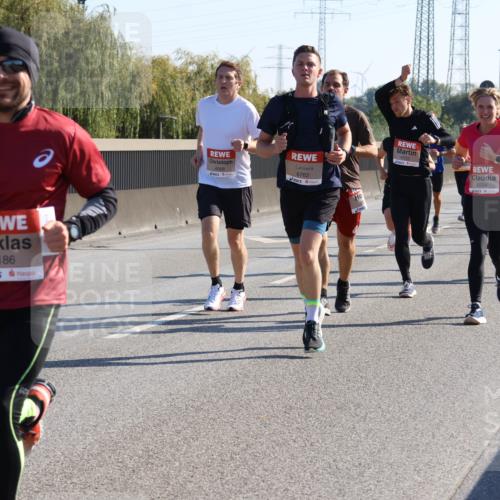 03.10.2025 - Köhlbrandbrückenlauf Strokosch-Dieckow http://msf.ph/oto/9104681 03.10.2025 12:13:15 Position 3 4186, 4068, 6762, 6254 meine-sportfotos.de
