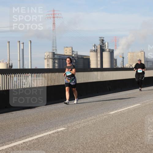 03.10.2025 - Köhlbrandbrückenlauf Lena Gebhardt http://msf.ph/oto/9104686 03.10.2025 10:12:40 Position 2  meine-sportfotos.de