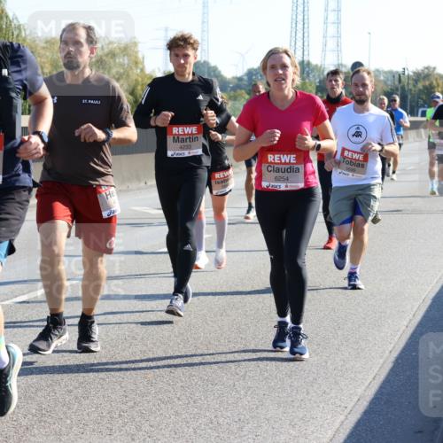 03.10.2025 - Köhlbrandbrückenlauf Strokosch-Dieckow http://msf.ph/oto/9104698 03.10.2025 12:13:17 Position 3 4068, 6762, 4233, 6254, 5699 meine-sportfotos.de