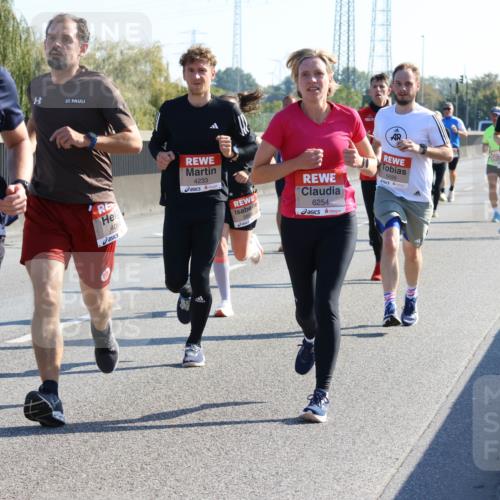 03.10.2025 - Köhlbrandbrückenlauf Strokosch-Dieckow http://msf.ph/oto/9104709 03.10.2025 12:13:17 Position 3 8, 6762, 4080, 4233, 6254, 5699 meine-sportfotos.de