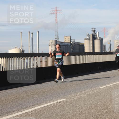 03.10.2025 - Köhlbrandbrückenlauf Lena Gebhardt http://msf.ph/oto/9104711 03.10.2025 10:12:40 Position 2  meine-sportfotos.de