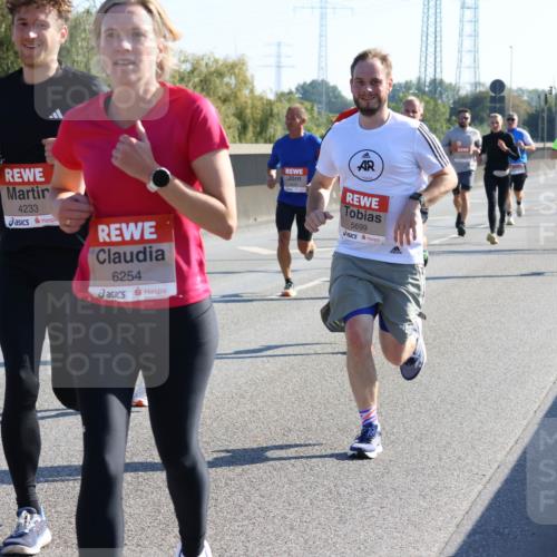 03.10.2025 - Köhlbrandbrückenlauf Strokosch-Dieckow http://msf.ph/oto/9104715 03.10.2025 12:13:19 Position 3 4233, 6254, 5699 meine-sportfotos.de