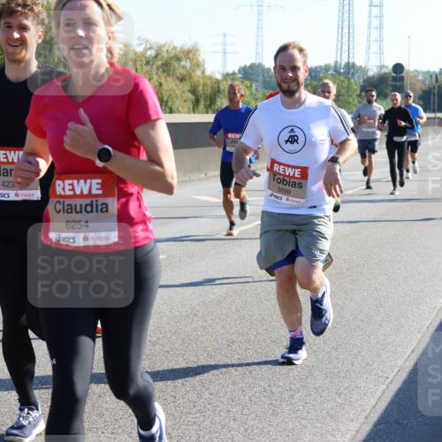 03.10.2025 - Köhlbrandbrückenlauf Strokosch-Dieckow http://msf.ph/oto/9104722 03.10.2025 12:13:19 Position 3 423, 6254, 5699 meine-sportfotos.de