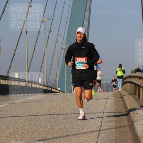 03.10.2025 - Köhlbrandbrückenlauf Strokosch-Dieckow http://msf.ph/oto/9104724 03.10.2025 09:31:11 Position 2 1062, 247 meine-sportfotos.de