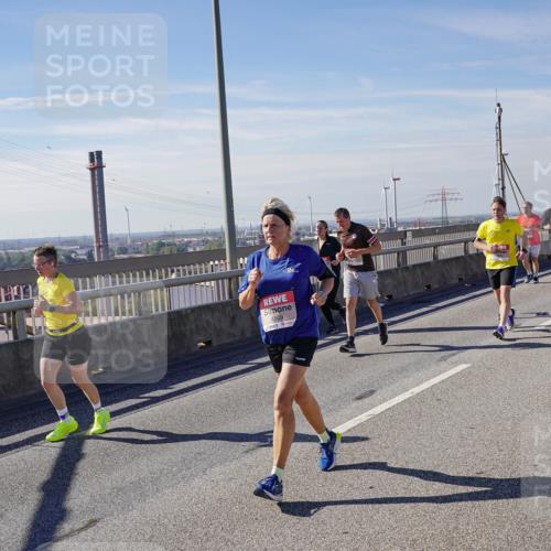 03.10.2025 - Köhlbrandbrückenlauf Michael Burmester http://msf.ph/oto/9104726 03.10.2025 12:48:48 Position 2 4509 meine-sportfotos.de