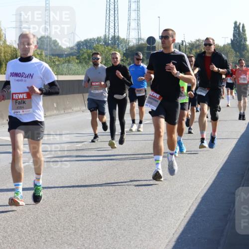 03.10.2025 - Köhlbrandbrückenlauf Strokosch-Dieckow http://msf.ph/oto/9104731 03.10.2025 12:13:21 Position 3 5, 2, 4478, 4084, 6410 meine-sportfotos.de