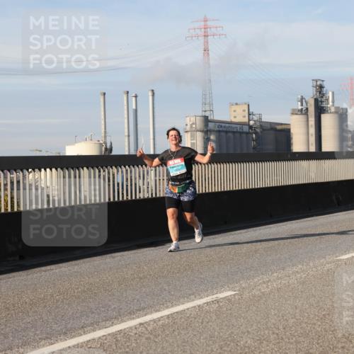 03.10.2025 - Köhlbrandbrückenlauf Lena Gebhardt http://msf.ph/oto/9104733 03.10.2025 10:12:41 Position 2  meine-sportfotos.de