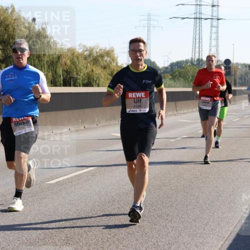 03.10.2025 - Köhlbrandbrückenlauf Strokosch-Dieckow http://msf.ph/oto/9104762 03.10.2025 12:13:27 Position 3 6142, 4126, 6484 meine-sportfotos.de