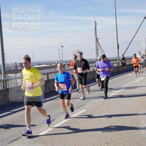 03.10.2025 - Köhlbrandbrückenlauf Michael Burmester http://msf.ph/oto/9104765 03.10.2025 12:48:50 Position 2  meine-sportfotos.de